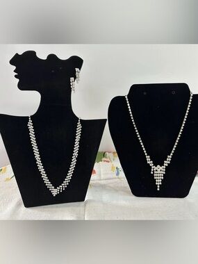 Vintage 80s/90s Silver-Tone Crystal Necklace and Earring Set